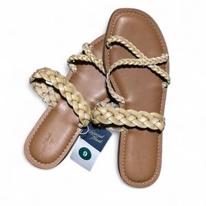 Size 9 Universal Thread Tan Braided Sandals